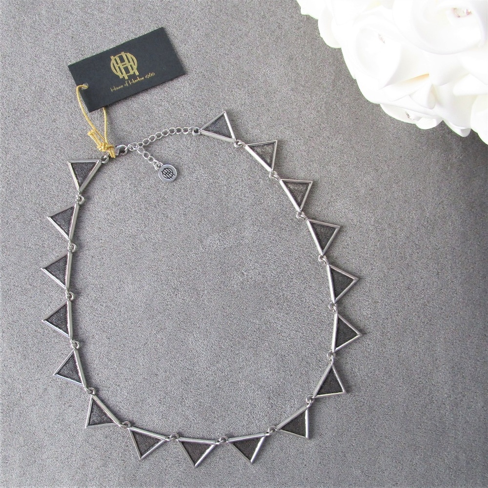 NWT Silver Crosshatched Triangle Collar Necklace